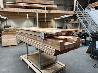 Douglas overkapping met overstek 300×900 + wanden, Verando